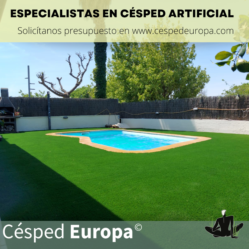 Equipo de Césped Artificial Europa trabajando en una instalación