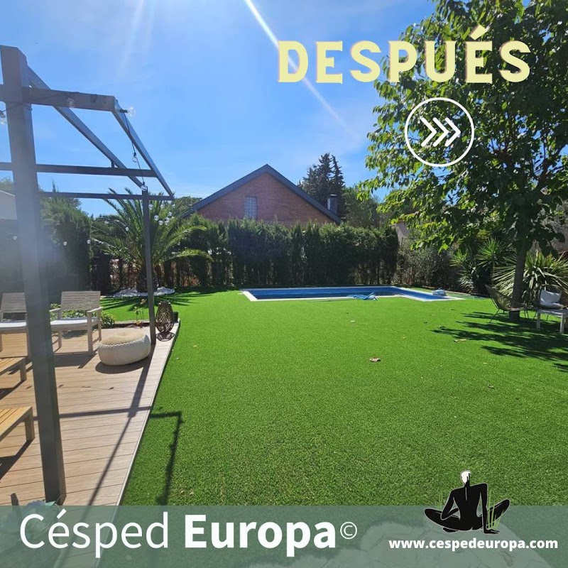 Gran proyecto de césped artificial en espacio comercial